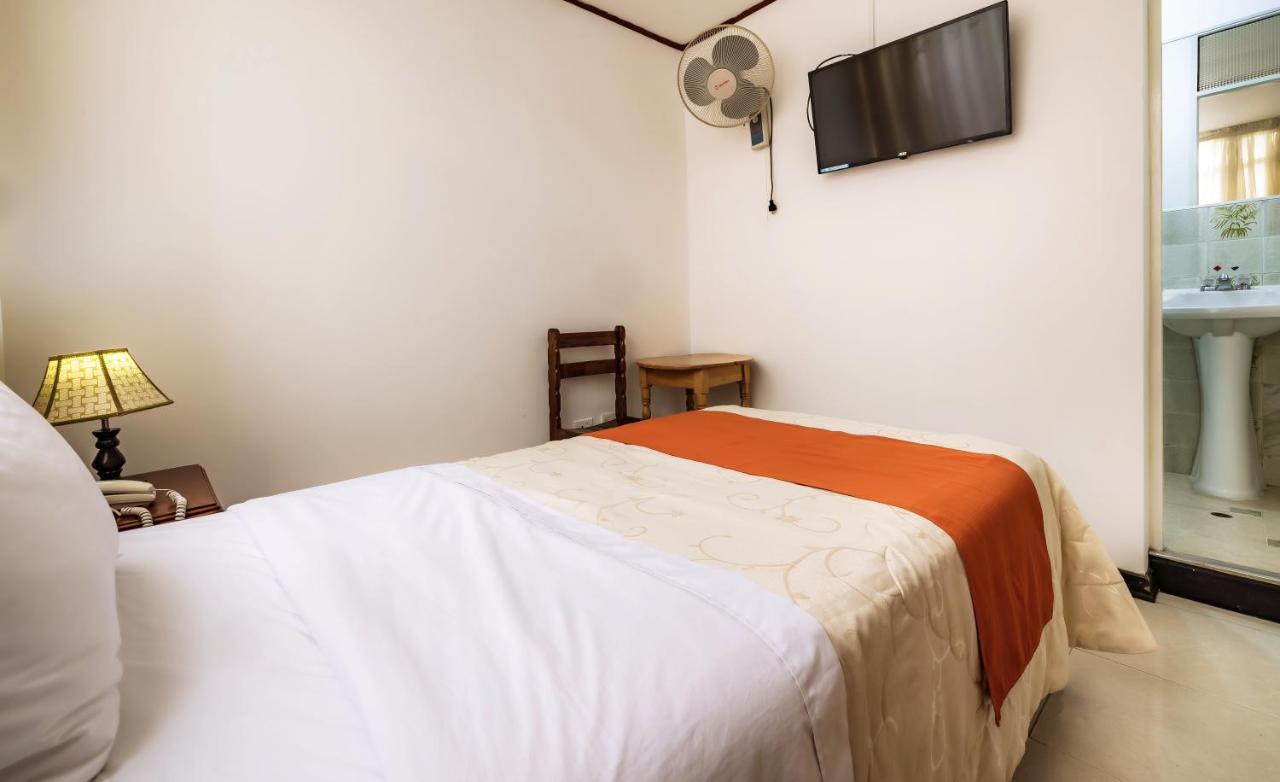 Recreo Hotel Trujillo Exterior photo